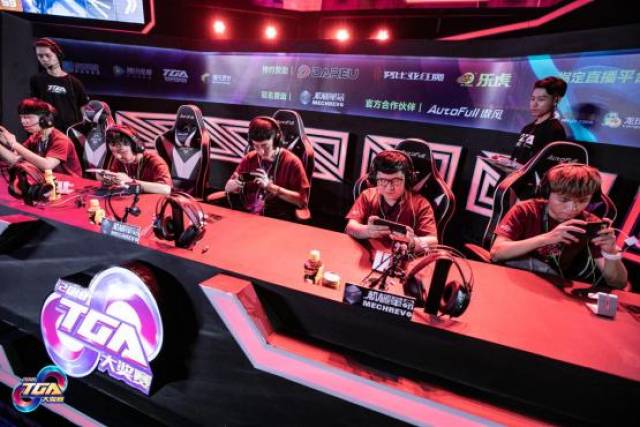 界颇感意外 界颇感意外