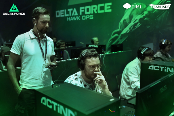 从聚光灯下 从聚光灯下